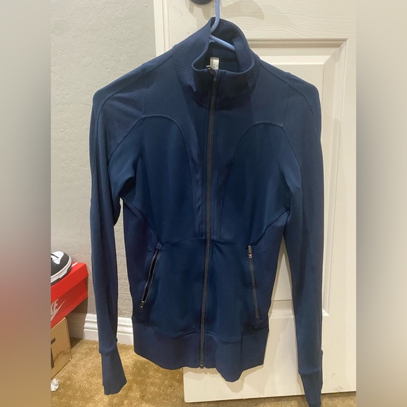 Lululemon movement to movement jacket - Picture 2 of 3